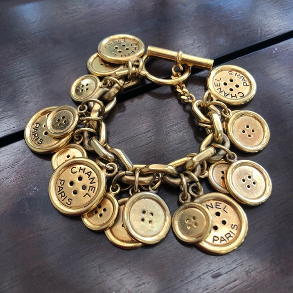 CHANEL Jewelry - Chanel❤️ authentic rare Vintage oversized Button